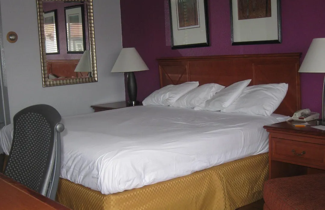 Santa Fe Inn - Pueblo-1
